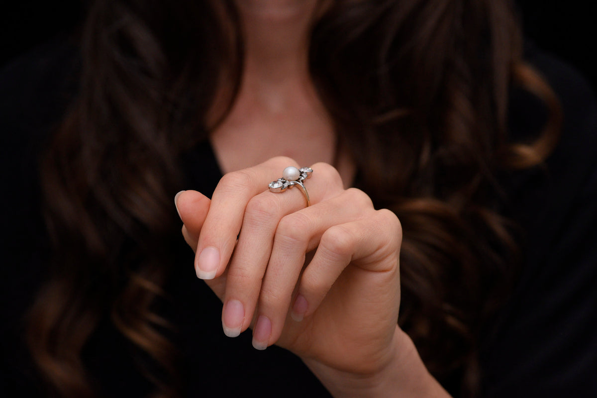 Edwardian/Belle Époque/Art Nouveau Right-Hand Ring with a Natural Pearl Center