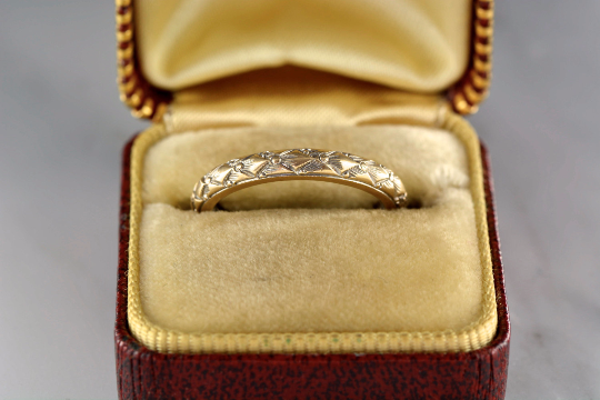 Late Victorian / Art Nouveau 14K Yellow Gold Engraved Wedding Band / Stacking Ring